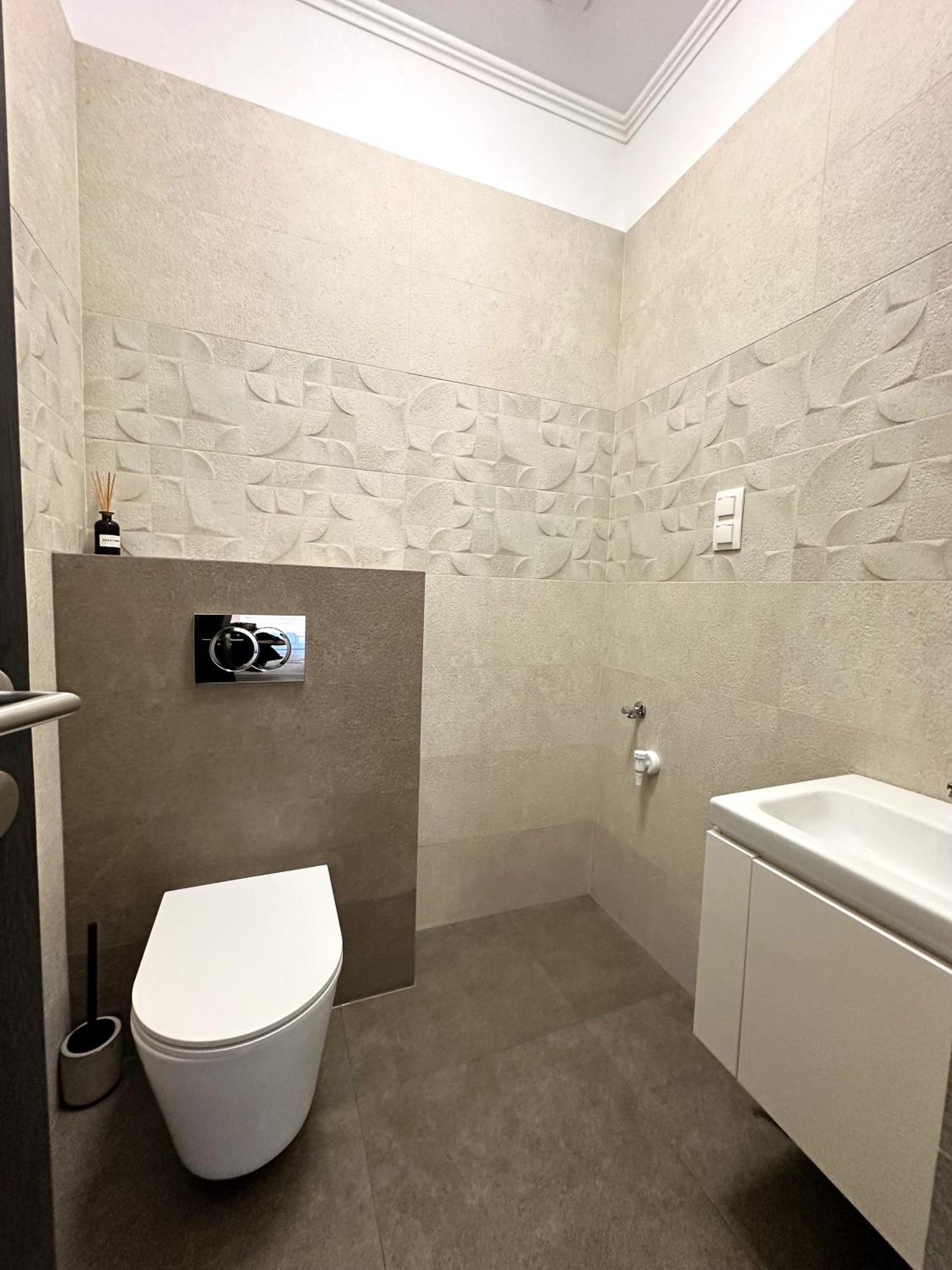 Berzsenyi Apartmanhaz Kaposvar Ngoại thất bức ảnh